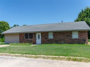731 N Park Ave, Stroud, OK 74079