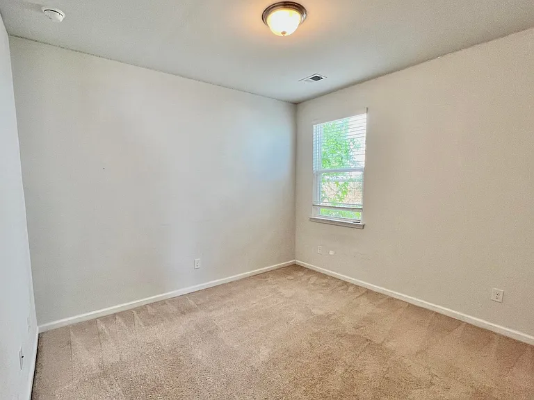 598 Wayton Cir — Photo 7