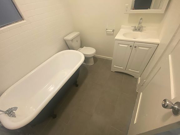 5th image of 1516 S Hope St #30
