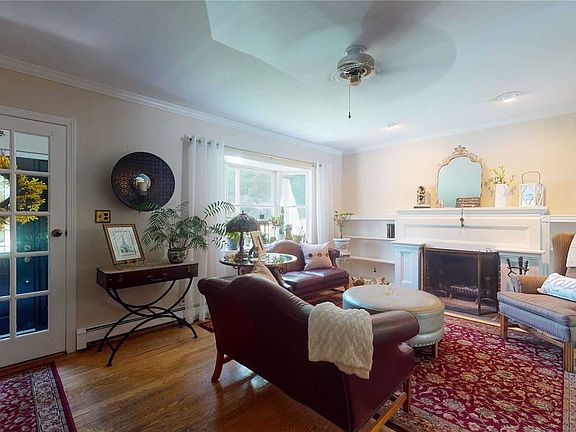 3rd image of 5 Cedar Ave