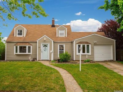 55 Sherwood Road, Levittown, NY, 11756