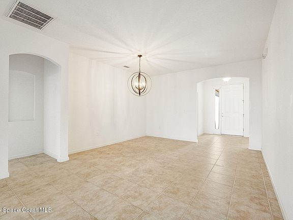 4th image of 3512 Carambola Cir