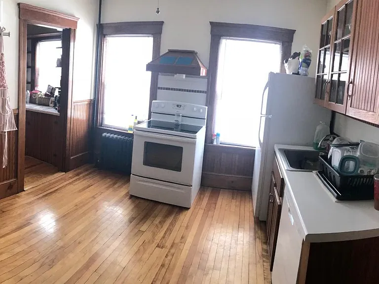 84 Bay State Rd — Photo 6