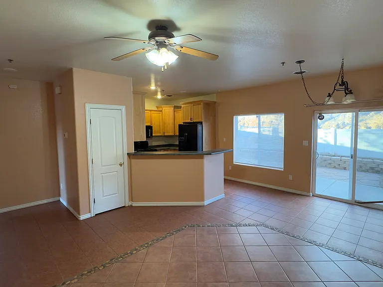 1944 Hollyhock Cir #1944 — Photo 5