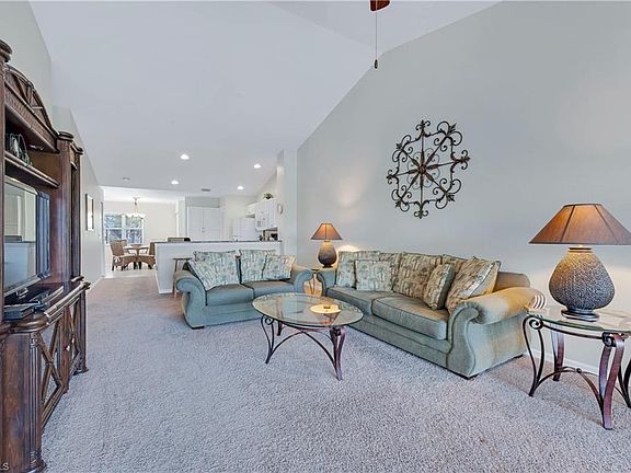 Home For Sale In Carlton Lakes