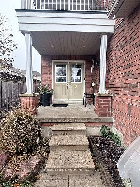 82 Hutton Pl