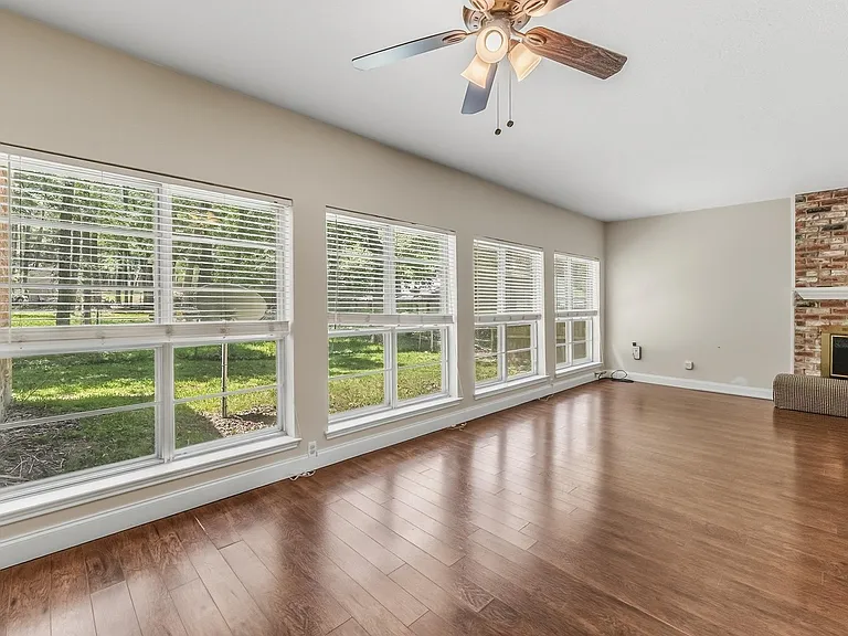 401 Woodmont Dr — Photo 9