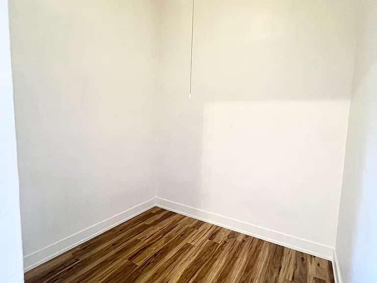 296 N 3rd St #D — Photo 4