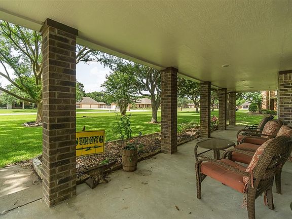 3rd image of 13220 Lynn Ln