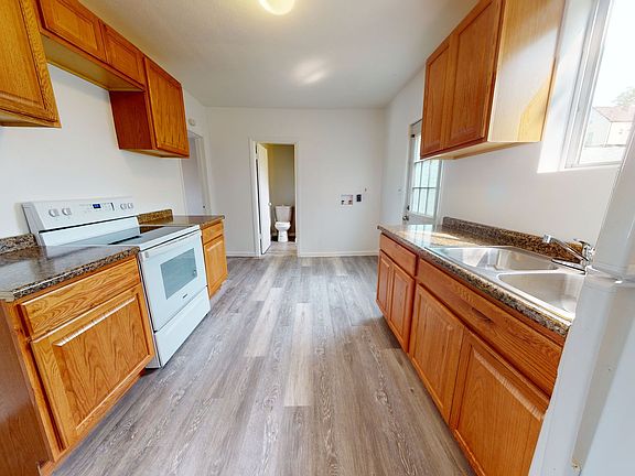 4th image of 126-128 Lynnwood Ave #126-2