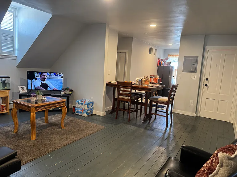 120 Summit St #3 — Photo 2