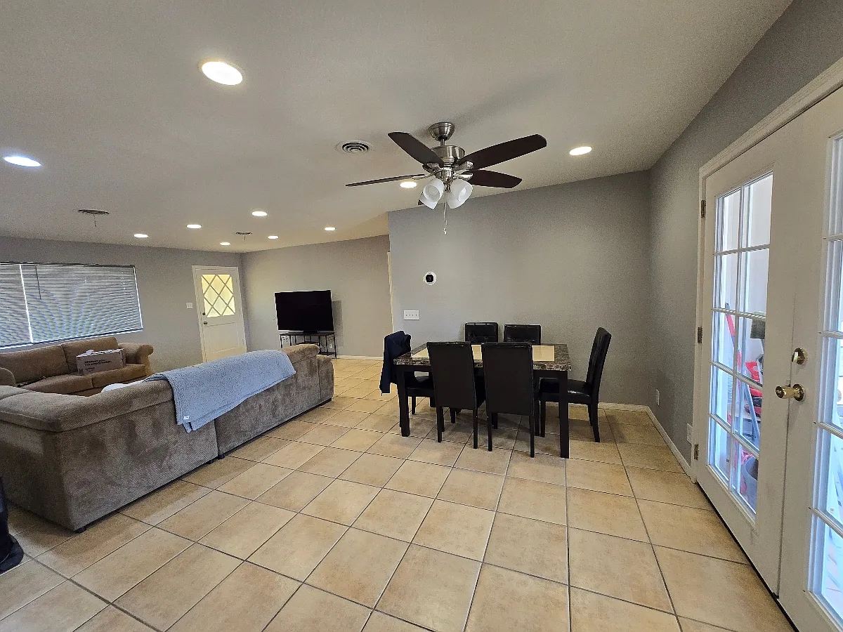 3 bed, 1100 sqft, $1,100 — Photo 3