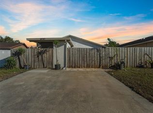 10707 Crowngate Ln, Tampa, FL 33624