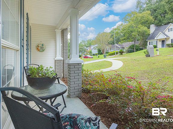 5th image of 106 Avon Cir E