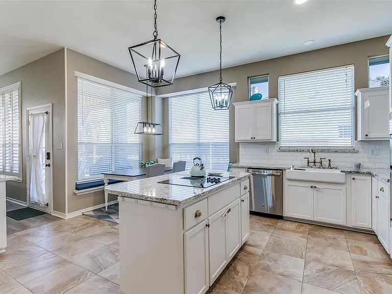 626 Beal Ln — Photo 8