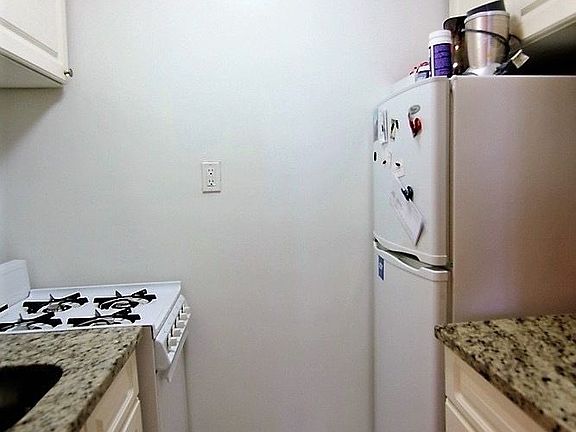 5th image of 11 E 66th St #5R