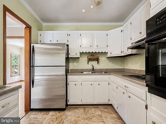 4th image of 24445 Mount Pleasant Rd