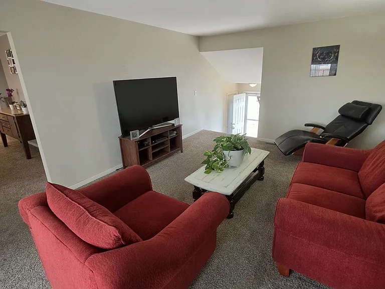 920 Devonshire Pl — Photo 5