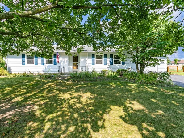 10 Melody Ln, Geneseo, NY 14454