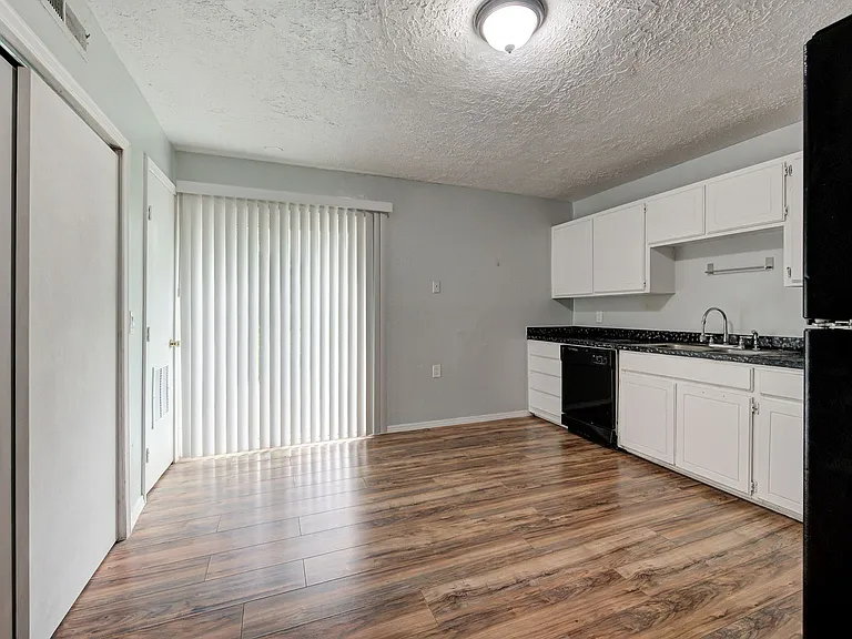 1709 Beaumont Dr #1711 — Photo 8