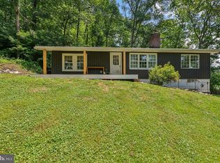 5979 Harmony Ln, Spring Grove, PA 17362