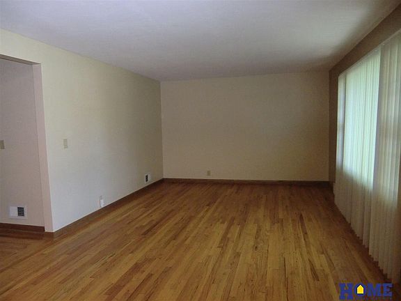 4th image of 6920 Vine St
