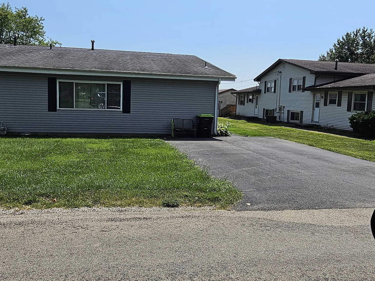 3 bed, 1200 sqft, $1,100 — Photo 3