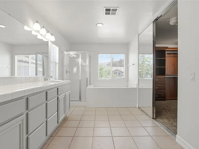 1605 Rivendel Dr — Photo 17