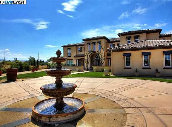4th image of 8829 W Waterwell Way