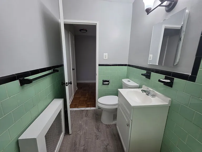 1649 Franklin St NE — Photo 8