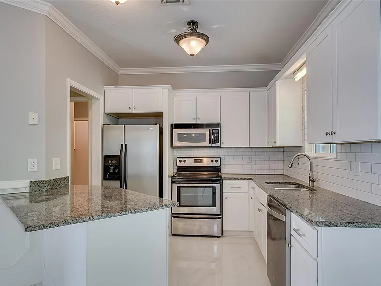 2909 Aylesbury Dr — Photo 11