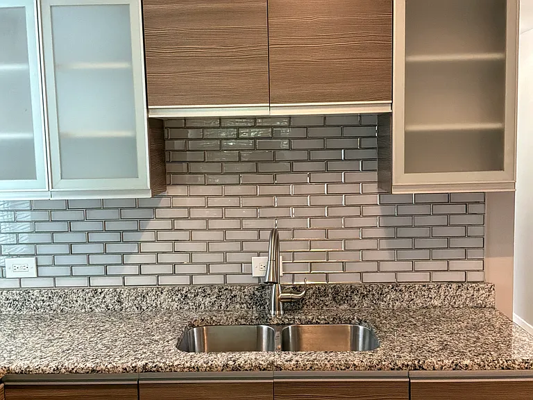 7225 S Champlain Ave — Photo 17