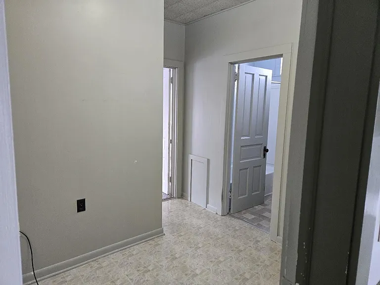 135 W Michigan Ave — Photo 8