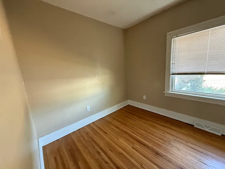 804 11th St #1 — Photo 7