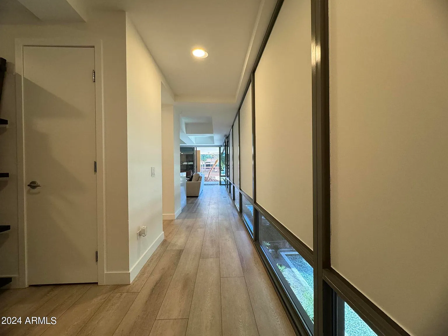 1 bed, 1.5 bath, 968 sqft, $4,000 — Photo 2