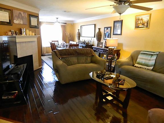 SPACIOUS LIVING AREA