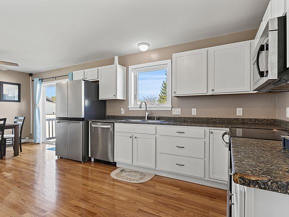 5th image of 32 Wagner Farm Road
