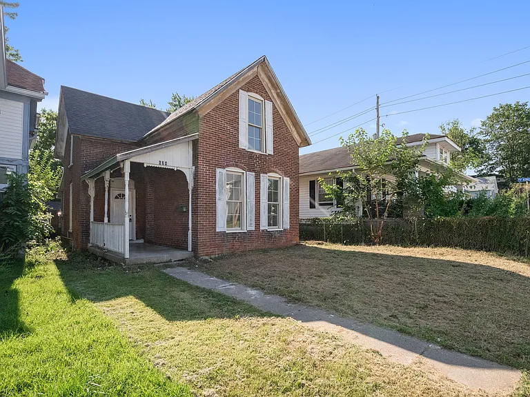 634 S Union St — Photo 14