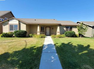 467 Satus St, Richland, WA 99352