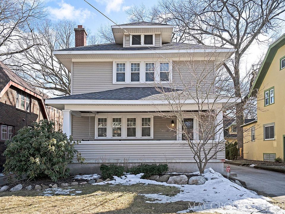 1st image of 1338 Alexander St SE