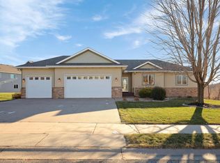 940 Trellis St, Jordan, MN 55352