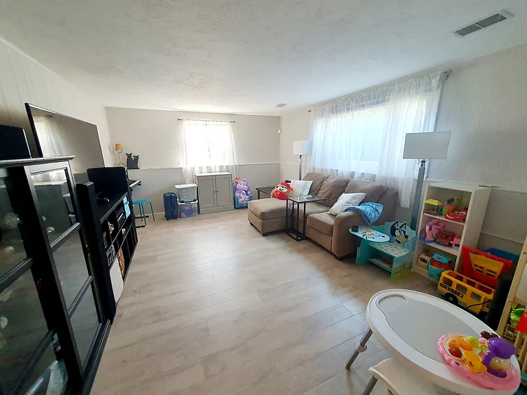 3535 Treaty Ln — Photo 12