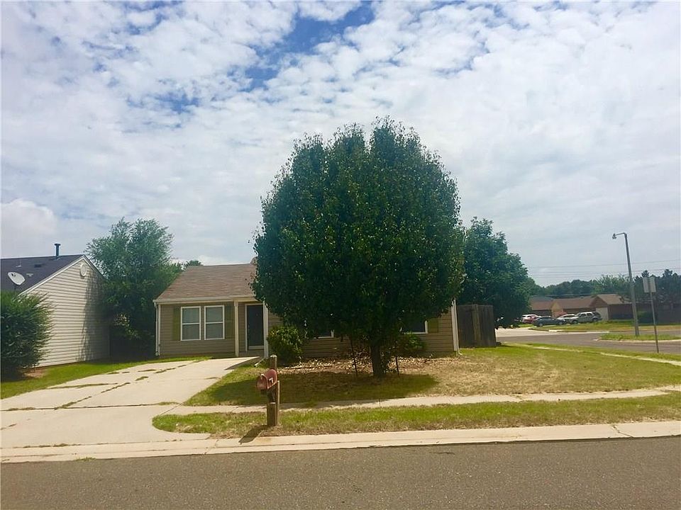 1st image of 400 Eagle Creek Way