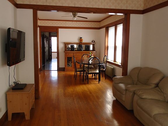 2nd image of 2415 N Lotus Ave