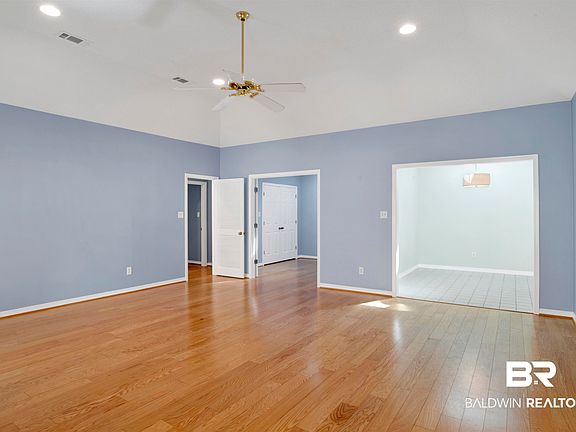 5th image of 125 Woodruff Ct