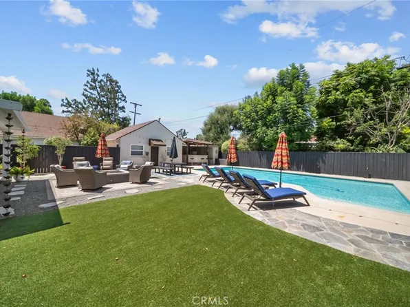 6951 Chisholm Ave, Van Nuys, CA 91406