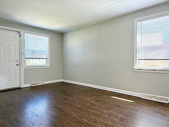 4th image of 17826 School St
