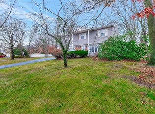 65 Woodview Ln, Centereach, NY 11720