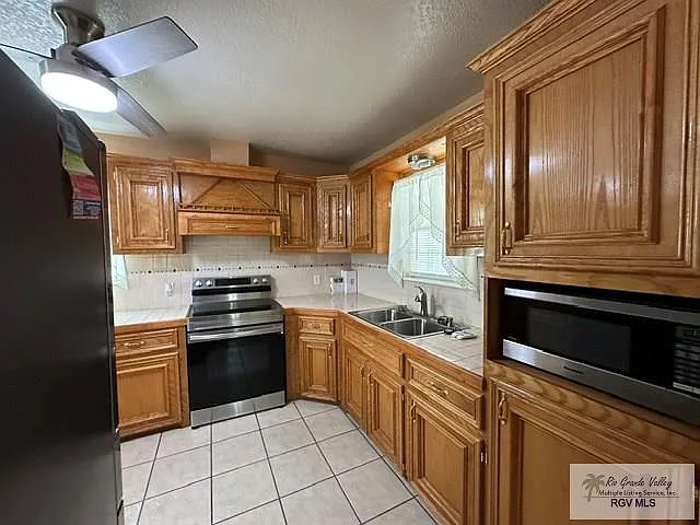 2024 E 19th St — Photo 11