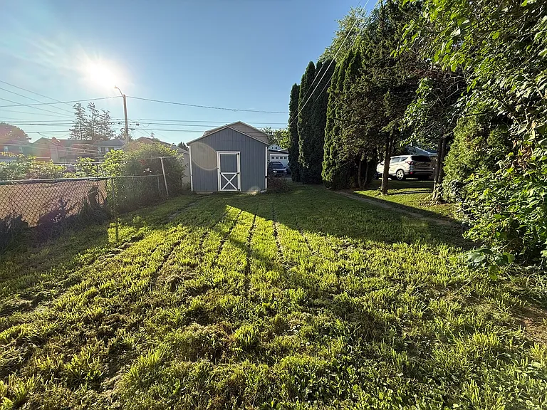 329 Duke St — Photo 11